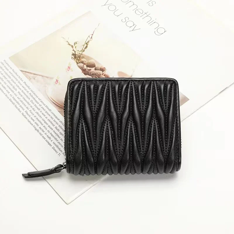 Luxury Quilted Bags - 女性のための本物のラムスキンデザインの短い折りたたみ式財布,羊革,カードホルダー,財布,ジッパー式ポーチ,ファッショナブル