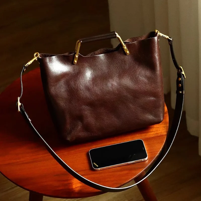 女性のためのソフトレザートートバッグメタルハンドルハンドバッ - Structured Handbag Top Handle のレビューと価格