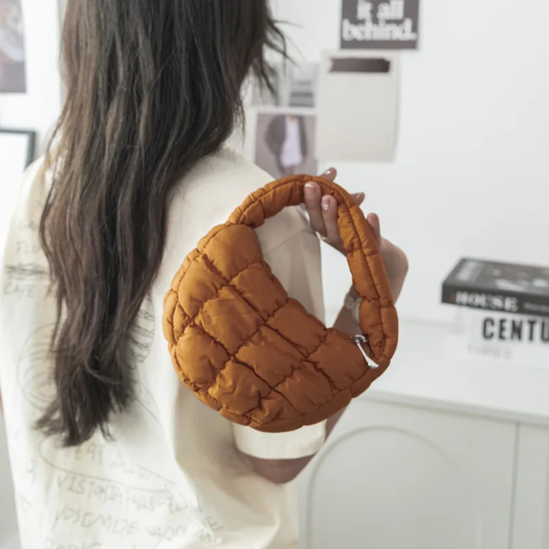 女性用キルティングショルダーバッグ,ミニプリーツクラウドバッ - Luxury Quilted Bags のレビューと価格