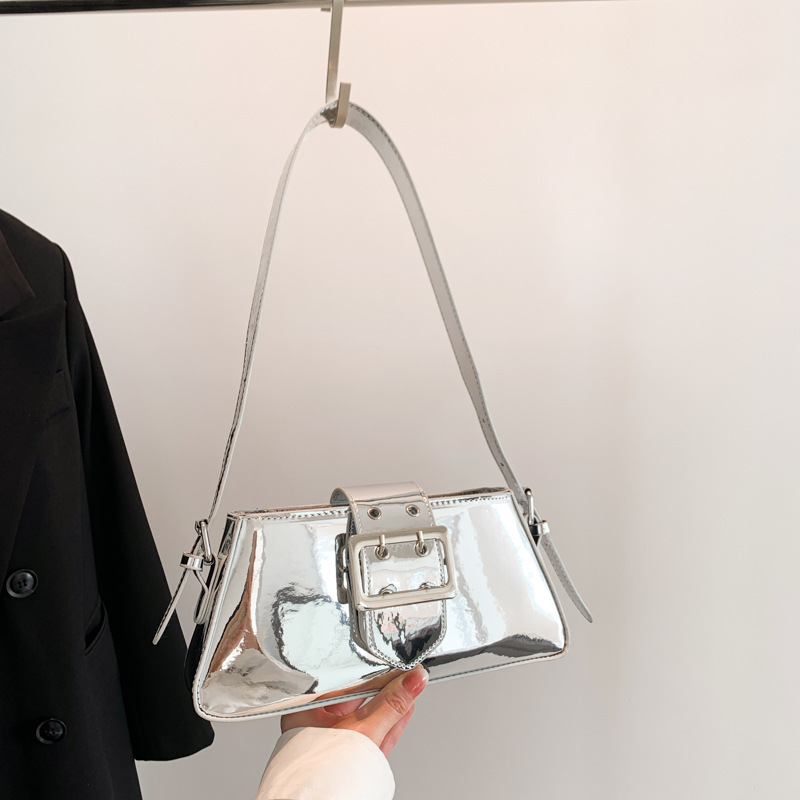 Y2kゴールド-女性のための裸の肩のハンドバッグ,小さな楕円 - Luxury Y2K Bags のレビューと価格