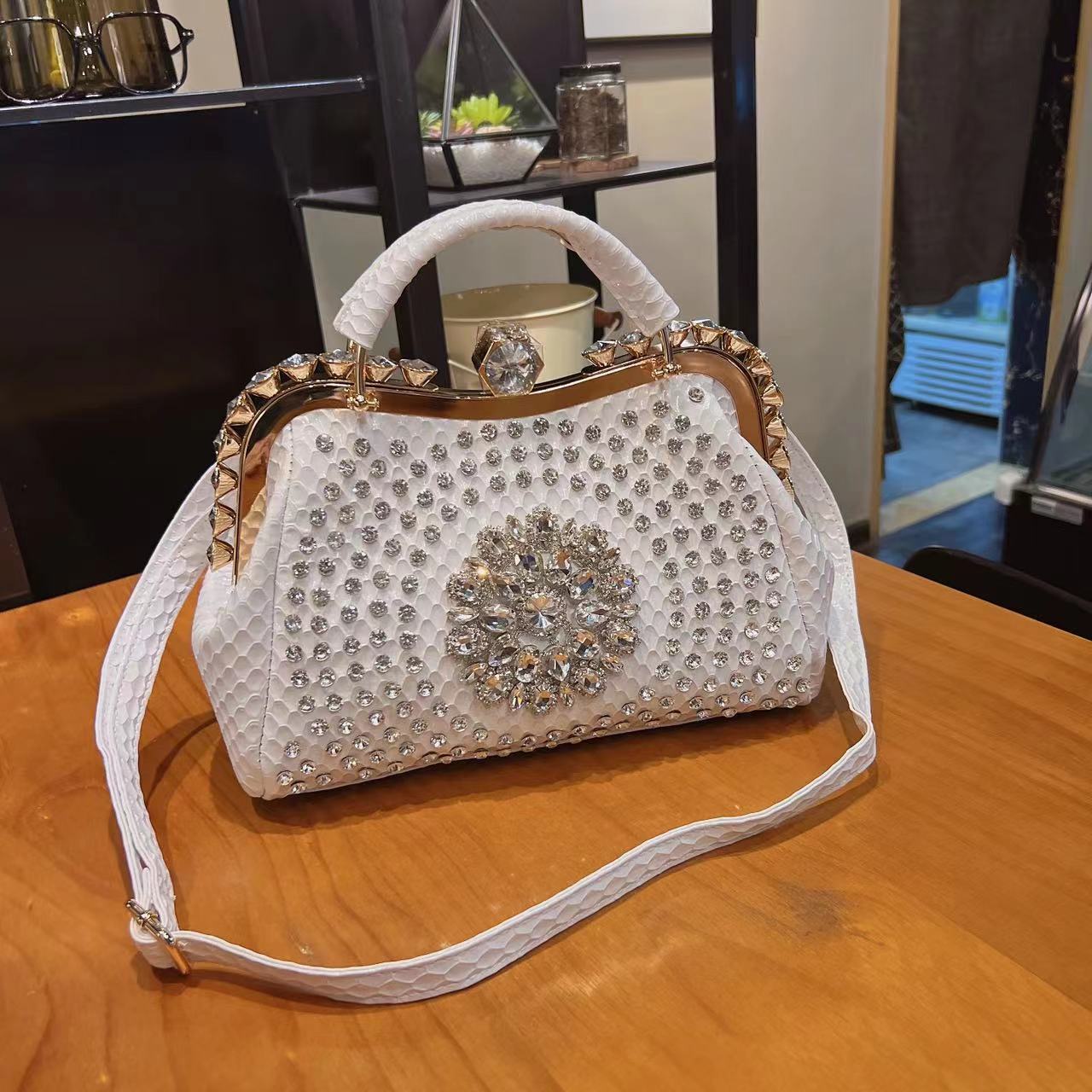 ラインストーン付きレディースレザーハンドバッグ,ショルダース - Structured Handbag Top Handle のレビューと価格