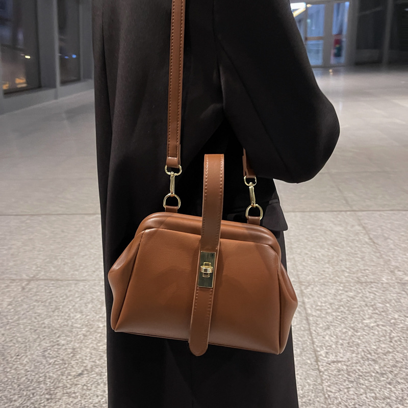 ニューヴィンテージショルダーバッグ 高級レザー メタルバック - Luxury Bags Wholesale のレビューと価格