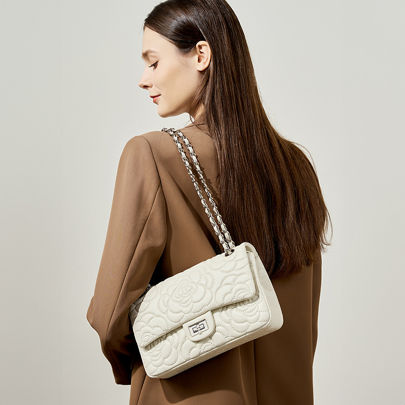 トップグレインハイランドラムスキンショルダーバッグ本革キルテ - Luxury Quilted Bags のレビューと価格