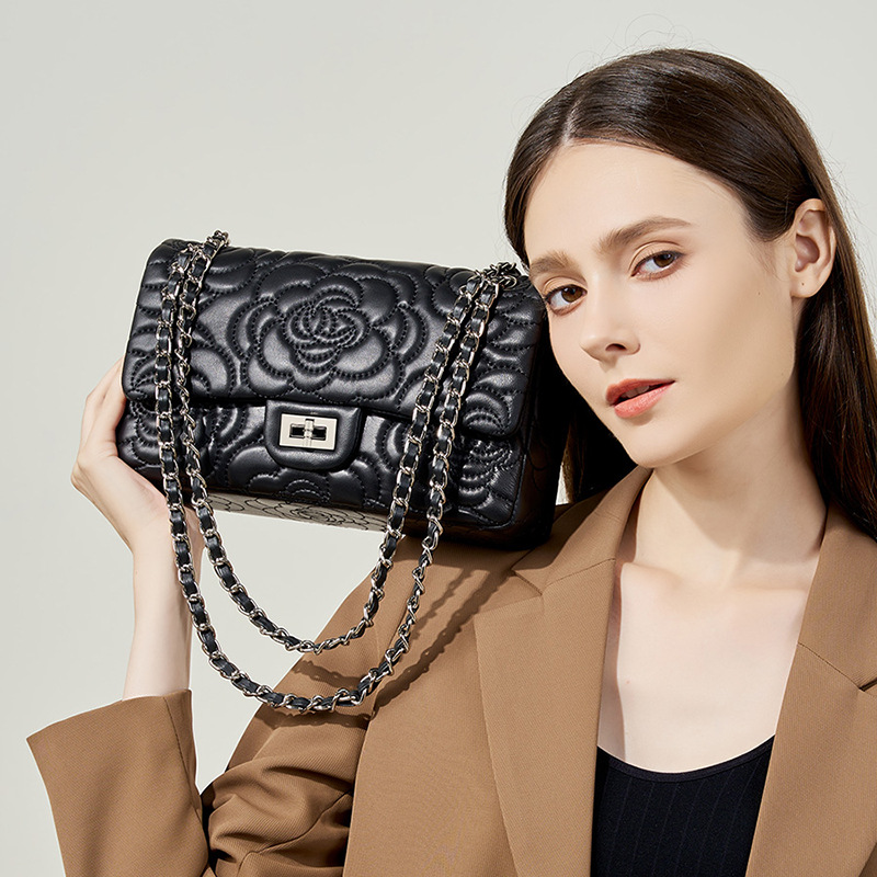 トップグレインハイランドラムスキンショルダーバッグ本革キルテ - Luxury Quilted Bags のレビューと価格